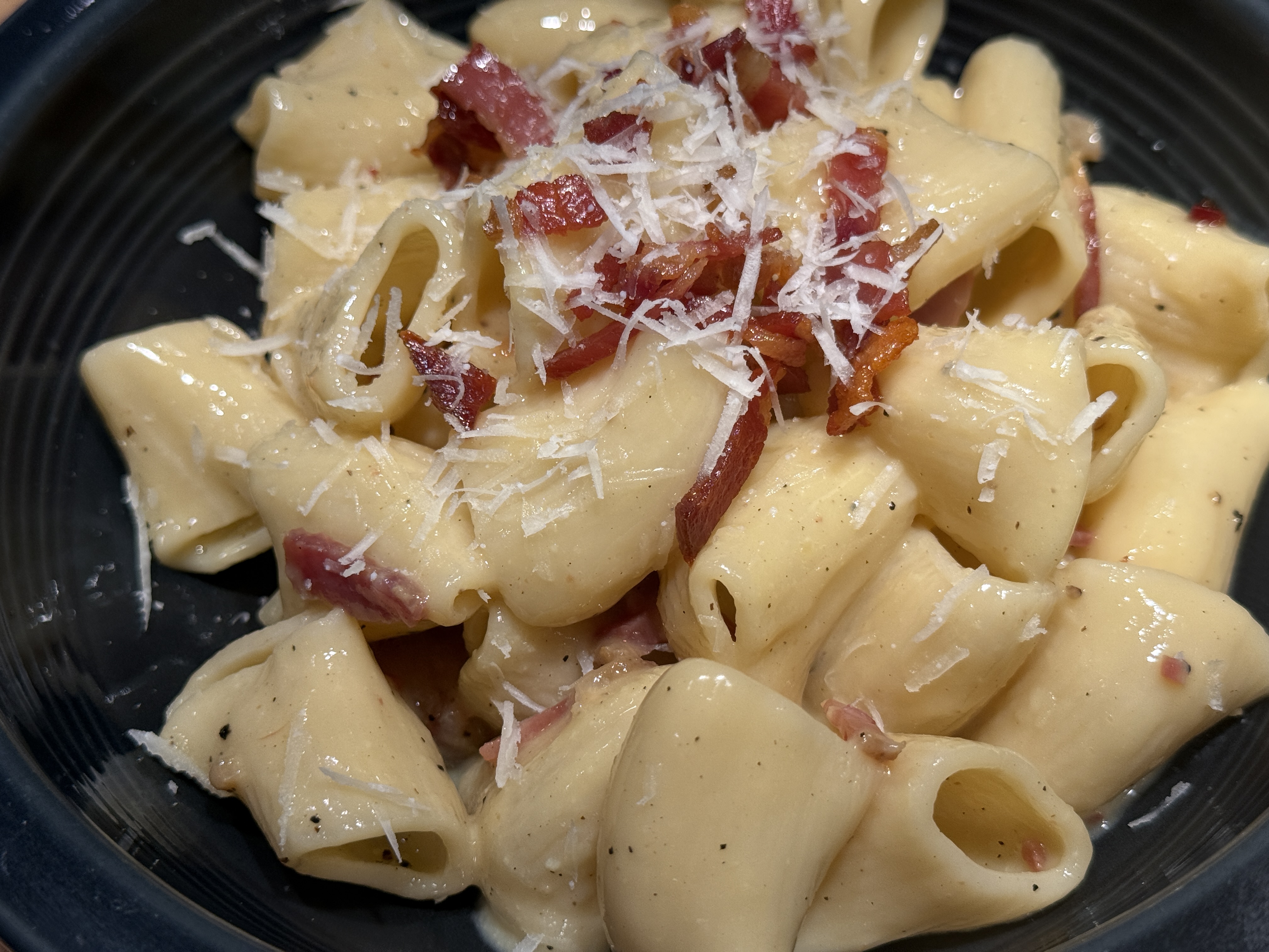 Mezzi Rigatoni alla Carbonara